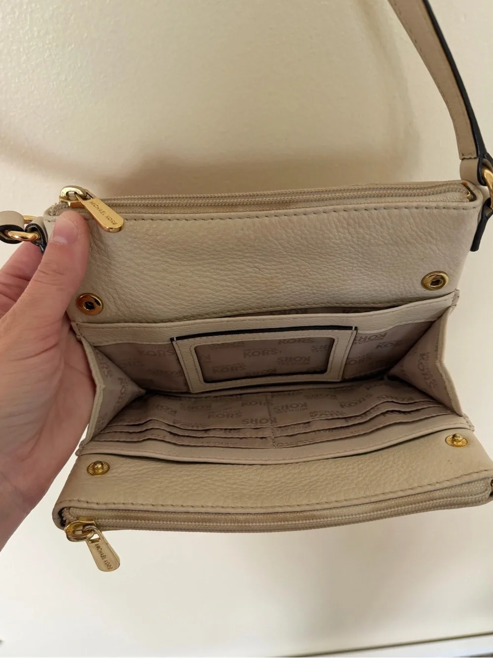 MICHAEL KORS Fulton Crossbody Pebbled Leather Bag Vanilla